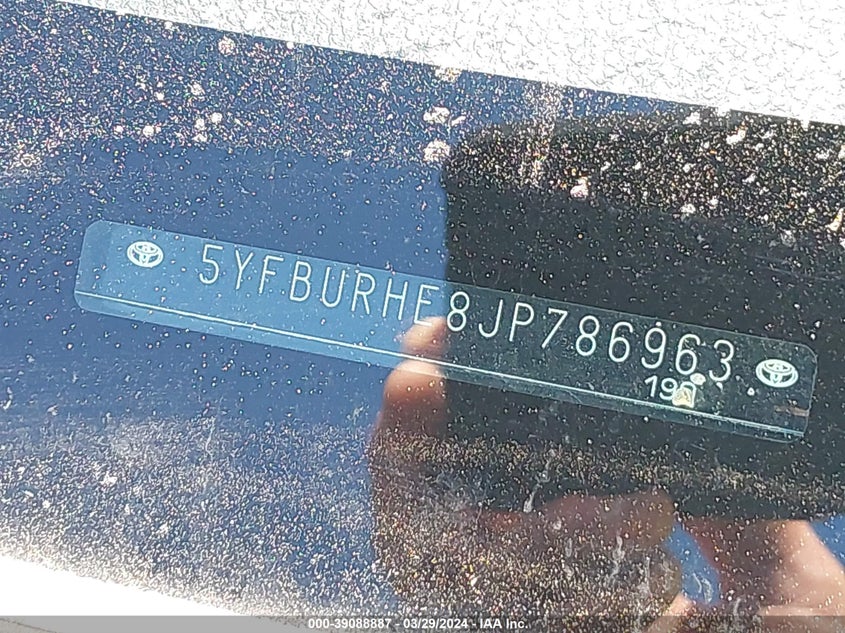 2018 TOYOTA COROLLA SE - 5YFBURHE8JP786963