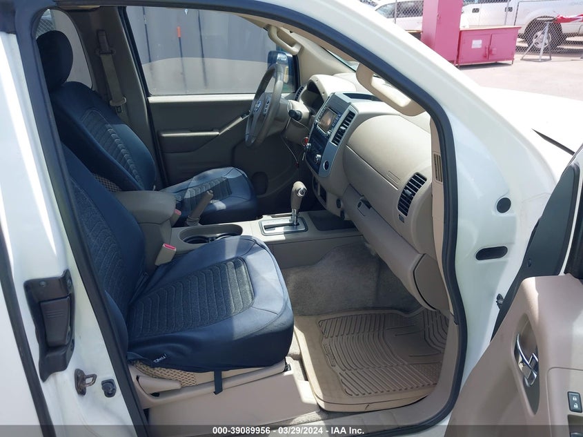 2015 NISSAN FRONTIER SV-I4 - 1N6BD0CT3FN705077