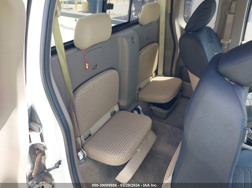 2015 NISSAN FRONTIER SV-I4 - 1N6BD0CT3FN705077