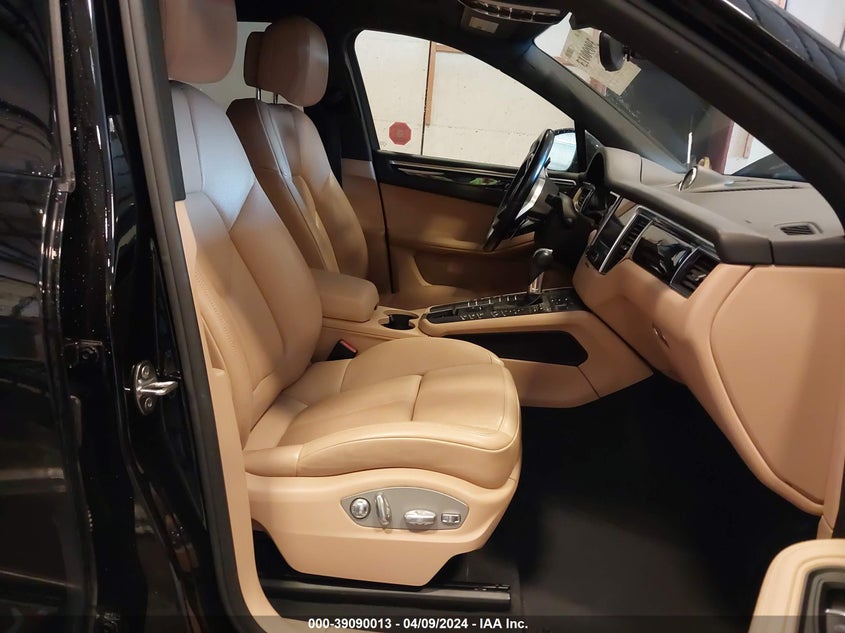 VIN WP1AB2A55JLB37468 2018 PORSCHE MACAN S