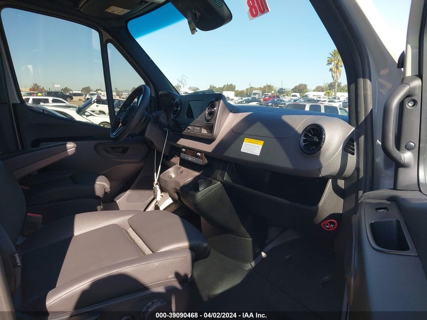 2023 Mercedes-Benz Sprinter 2500 Standard Roof 4-Cyl Gas VIN: W1Y40BHY1PT145933 Lot: 39090468