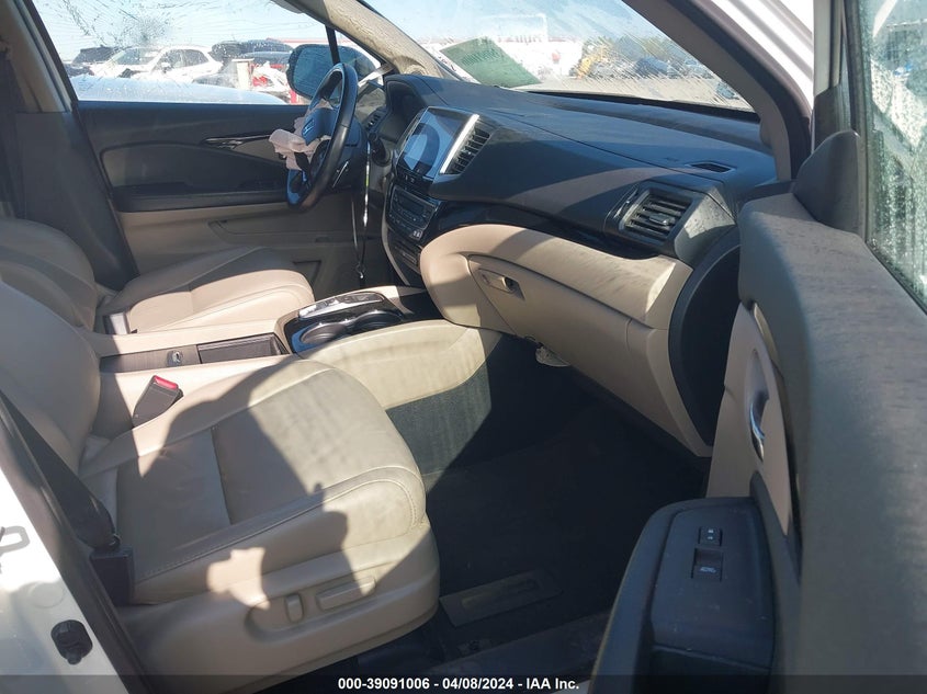 2017 HONDA PILOT TOURING - 5FNYF6H91HB049695