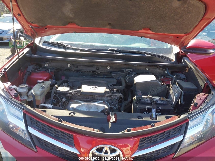 2015 TOYOTA RAV4 XLE - JTMRFREV0FD104388