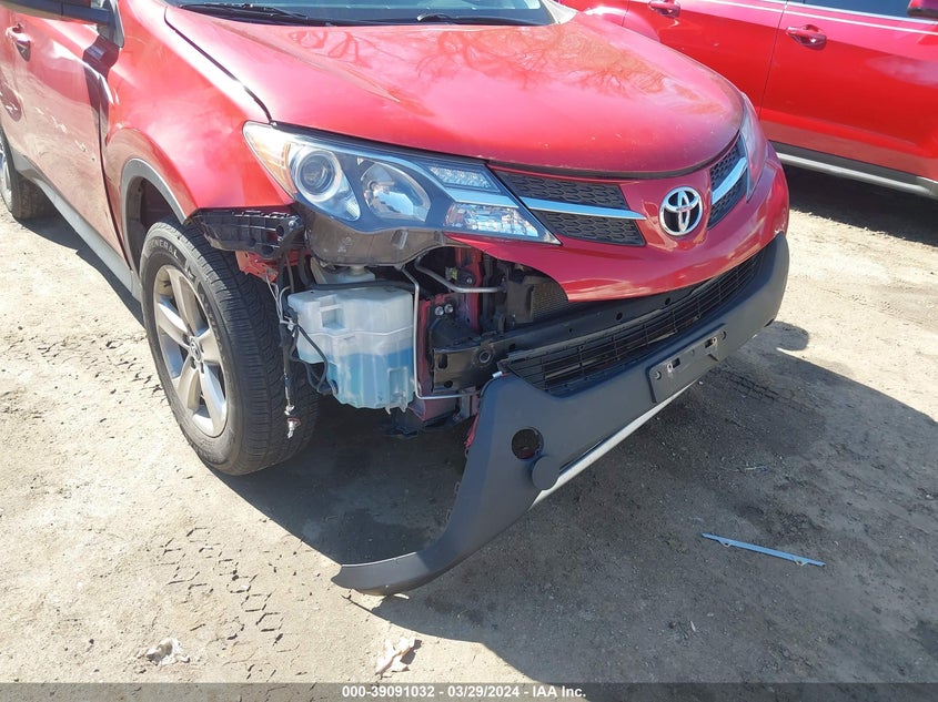 2015 TOYOTA RAV4 XLE - JTMRFREV0FD104388