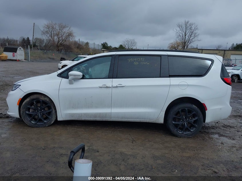 VIN 2C4RC1CG8PR517009 2023 CHRYSLER VOYAGER LX