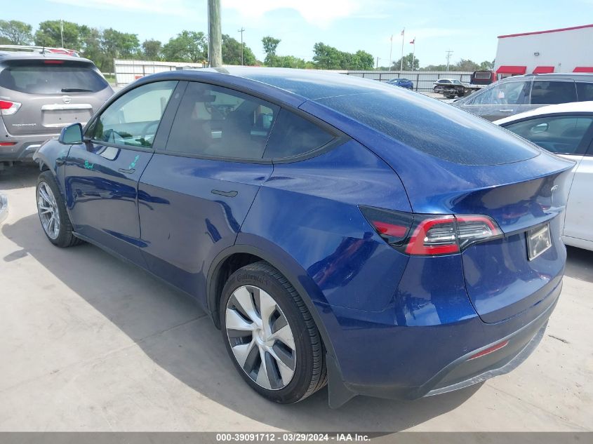 2022 Tesla Model Y Long Range Dual Motor All-Wheel Drive VIN: 7SAYGAEE0NF570780 Lot: 39091712