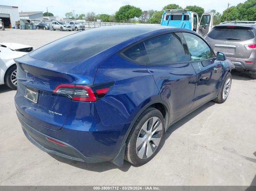 2022 Tesla Model Y Long Range Dual Motor All-Wheel Drive VIN: 7SAYGAEE0NF570780 Lot: 39091712