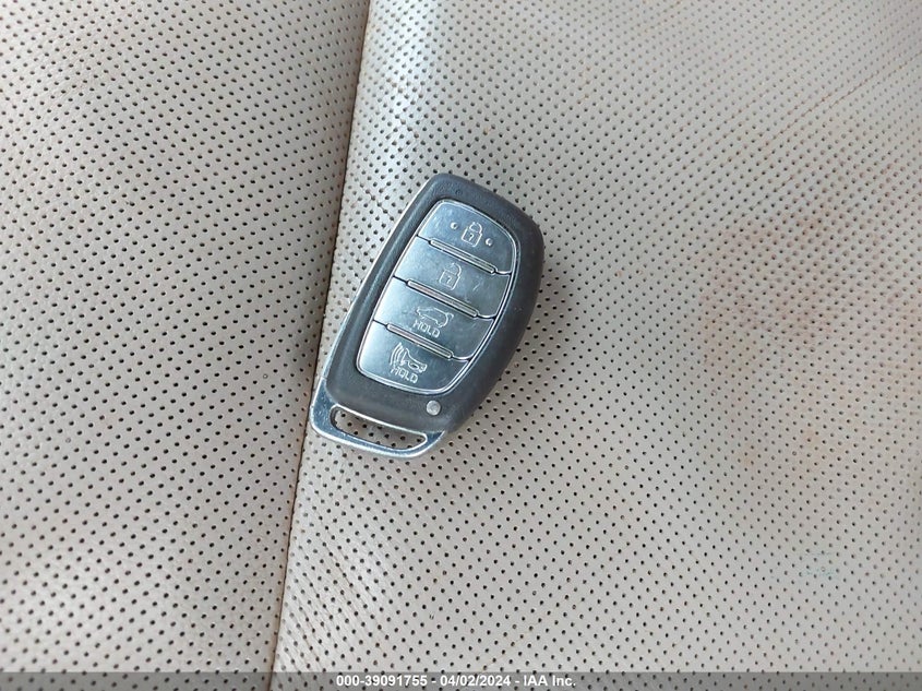 2016 HYUNDAI TUCSON LIMITED/SPORT AND ECO/SE - KM8J33A24GU112506