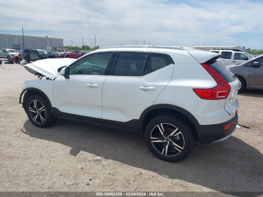 2023 Volvo Xc40 B5 Plus Bright Theme VIN: YV4L12UE1P2029854 Lot: 39092358