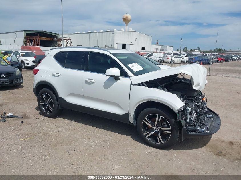 2023 Volvo Xc40 B5 Plus Bright Theme VIN: YV4L12UE1P2029854 Lot: 39092358