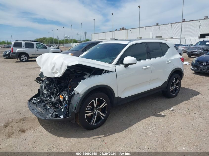 2023 Volvo Xc40 B5 Plus Bright Theme VIN: YV4L12UE1P2029854 Lot: 39092358