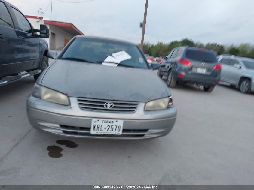 1998 Toyota Camry Le VIN: JT2BG22K0W0247423 Lot: 40506370