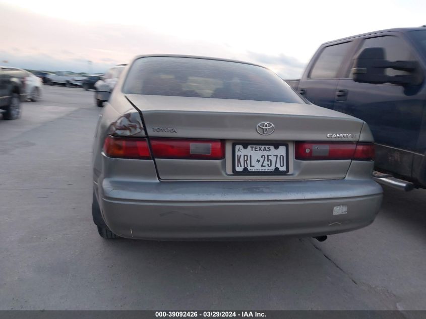 1998 Toyota Camry Le VIN: JT2BG22K0W0247423 Lot: 40506370