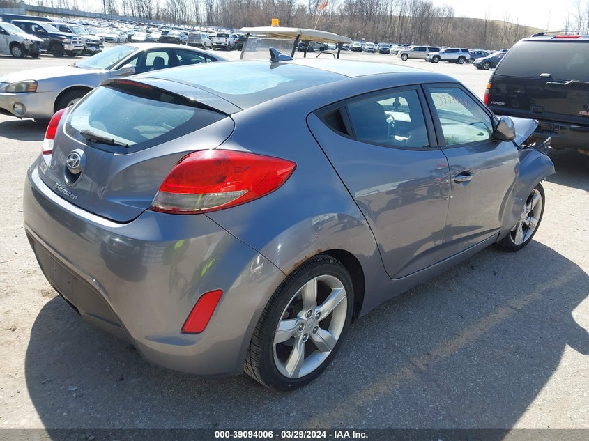 2015 Hyundai Veloster VIN: KMHTC6AD0FU245385 Lot: 39094006