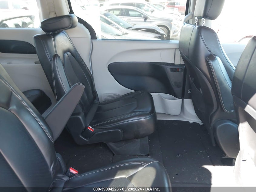 VIN 2C4RC1DG4MR547666 2021 CHRYSLER VOYAGER LXI