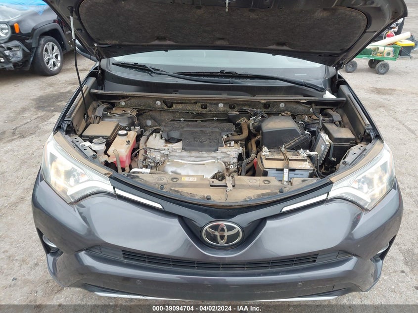 VIN JTMWFREV8JJ185721 2018 TOYOTA RAV4 ADVENTURE/XLE