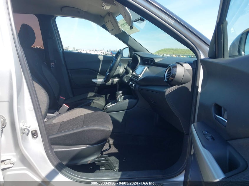 VIN 3N1CP5CU1KL569369 2019 NISSAN KICKS SV