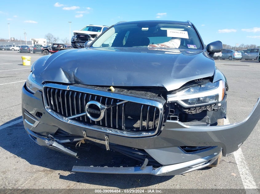 VIN YV4102RL3J1096258 2018 VOLVO XC60 T5 INSCRIPTION