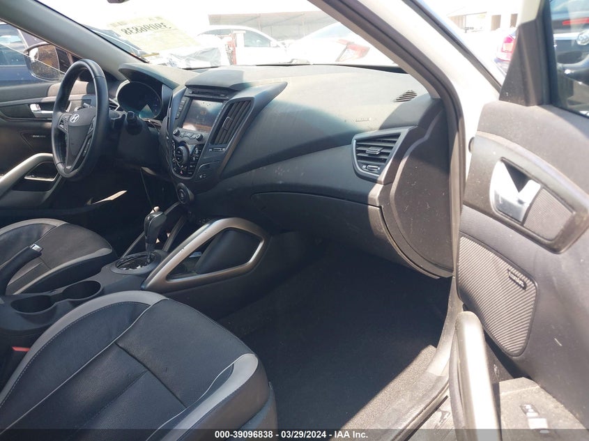 2015 Hyundai Veloster Turbo VIN: KMHTC6AEXFU238761 Lot: 39096838