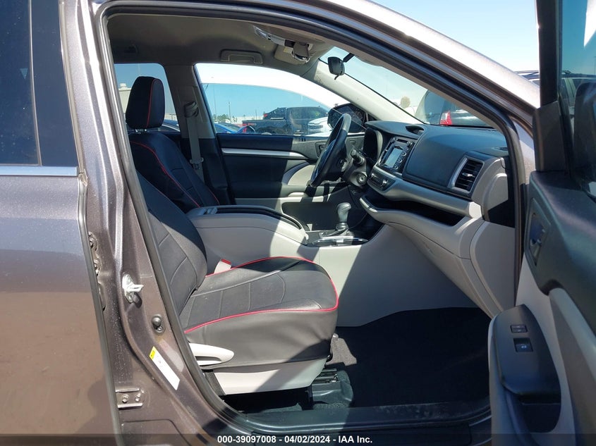 2019 TOYOTA HIGHLANDER VIN: 5TDZARFH7KS047743