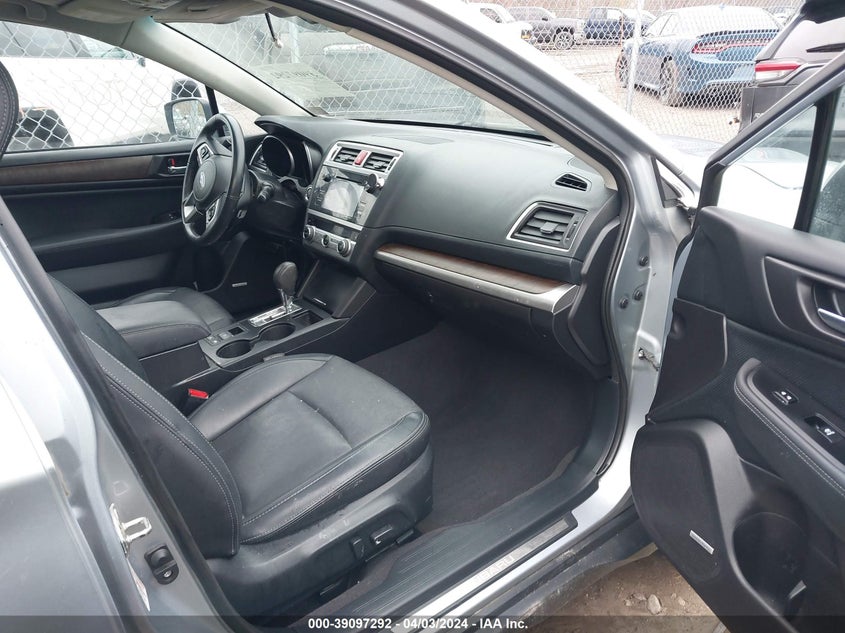VIN 4S4BSENC4H3331043 2017 SUBARU OUTBACK 3.6R LIMITED
