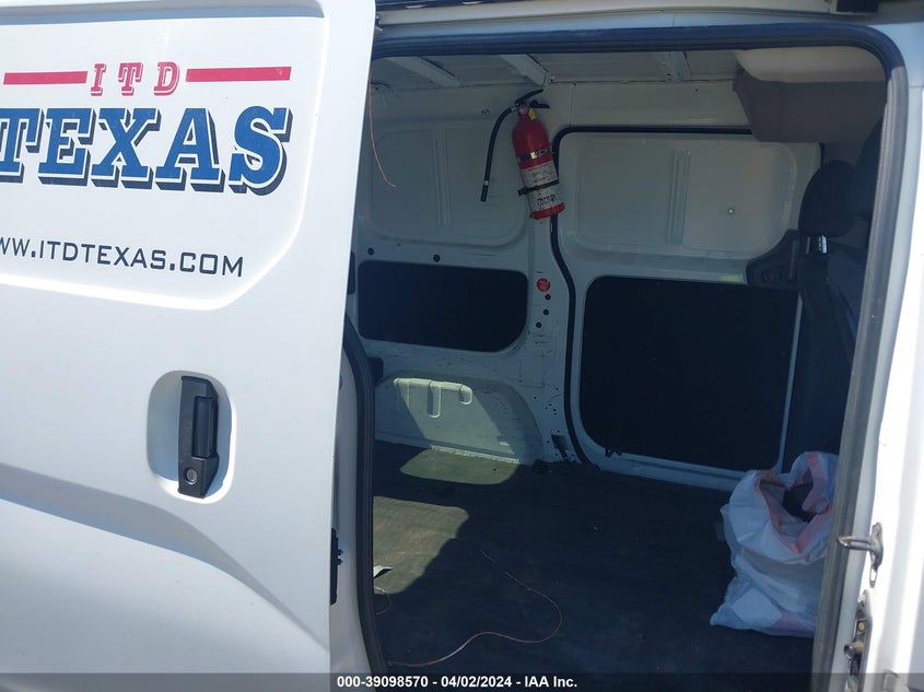 2017 NISSAN NV200 SV - 3N6CM0KN5HK706005