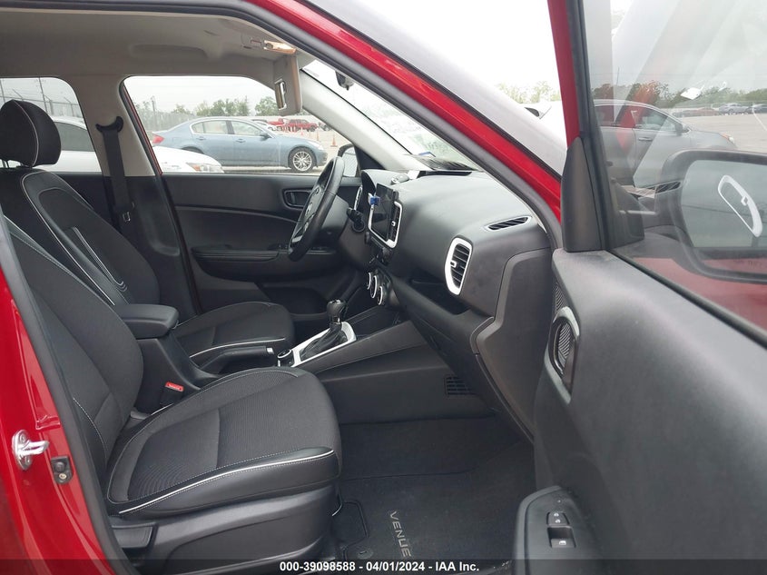 2022 Hyundai Venue Limited VIN: KMHRC8A36NU187827 Lot: 39098588