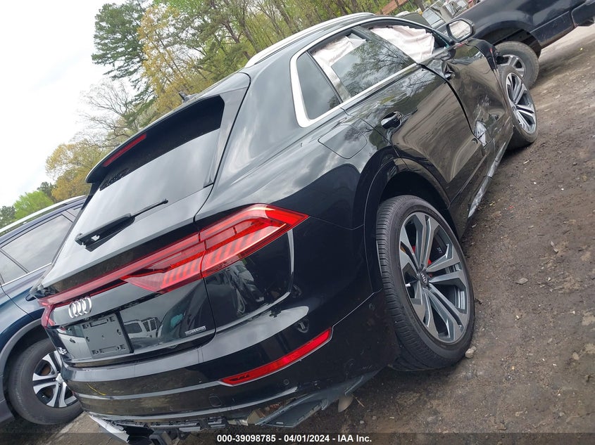 AUDI Q8 - zdjęcie 18