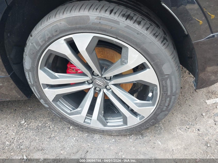 AUDI Q8 - zdjęcie 20