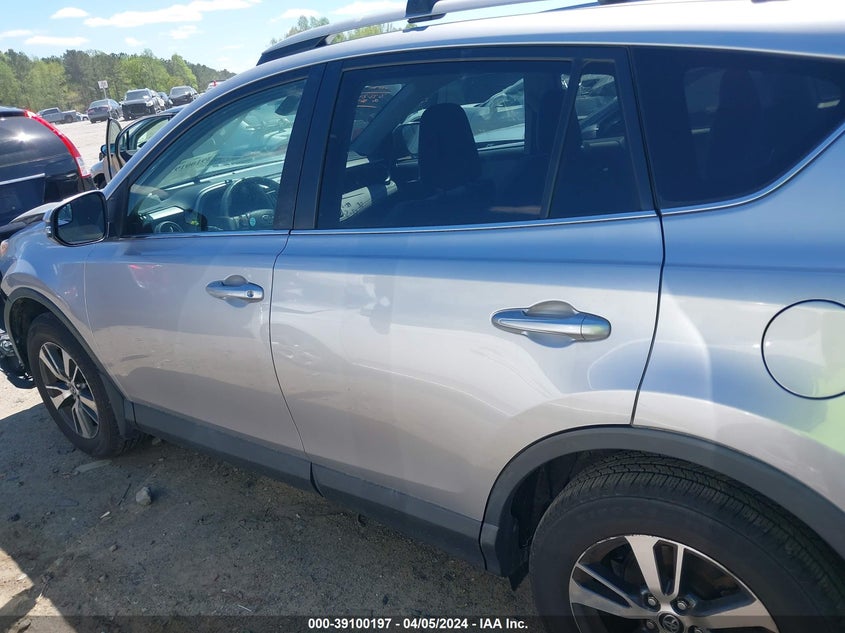 VIN 2T3RFREV6HW646701 2017 TOYOTA RAV4 XLE