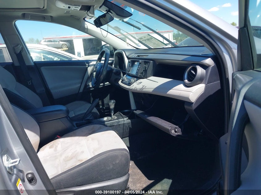 VIN 2T3RFREV6HW646701 2017 TOYOTA RAV4 XLE