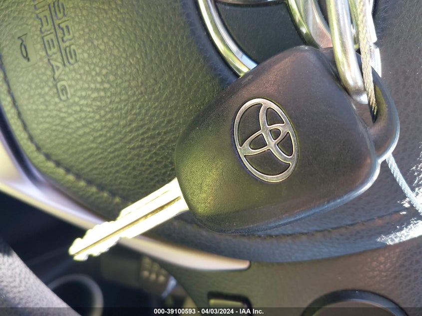 2015 TOYOTA RAV4 LE - JTMZFREV0FJ057283