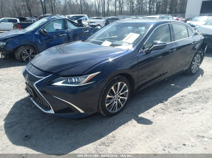 JTHB21B1XK2031065 2019 LEXUS ES - Image 2