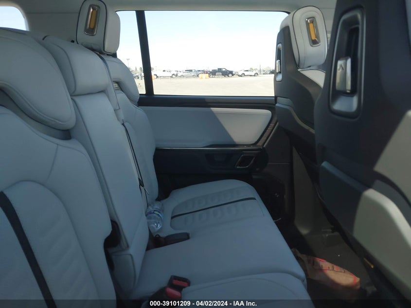 2023 RIVIAN R1S N(VIN: 7PDSGABA5PN010335