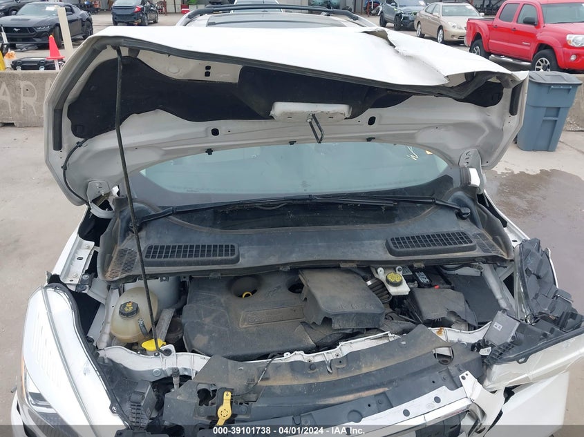 VIN 1FMCU9J98HUD53640 2017 FORD ESCAPE TITANIUM