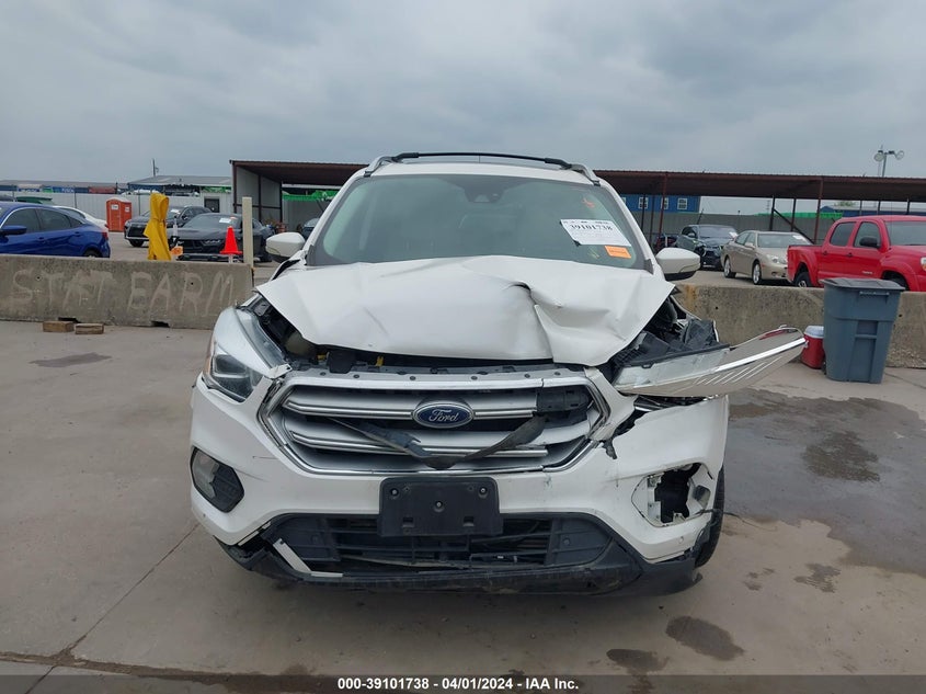VIN 1FMCU9J98HUD53640 2017 FORD ESCAPE TITANIUM