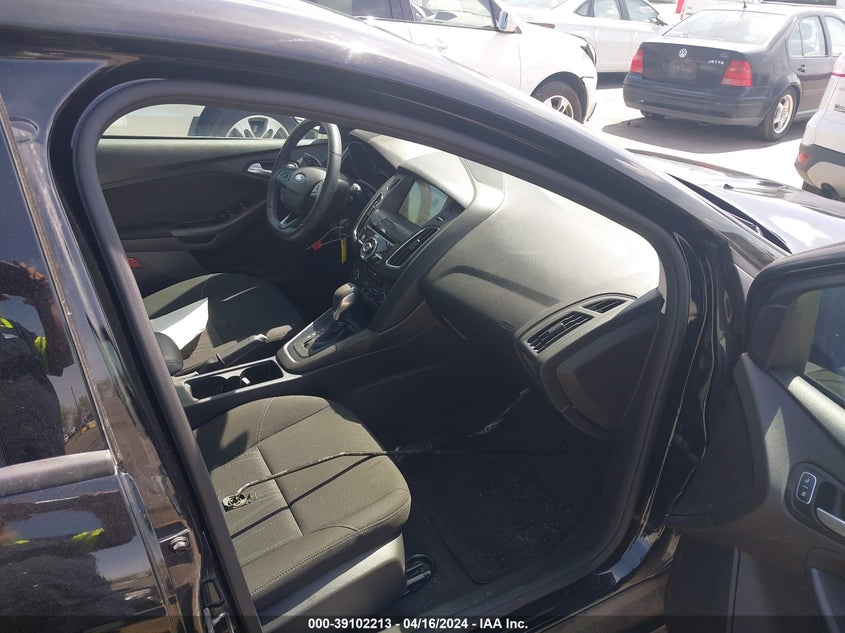VIN 1FADP3M26HL343695 2017 FORD FOCUS SEL