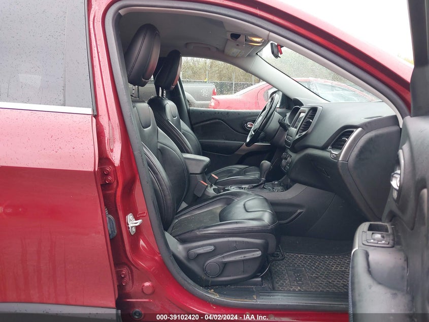 VIN 1C4PJMLB7LD617330 2020 JEEP CHEROKEE LATITUDE PLUS 4X4