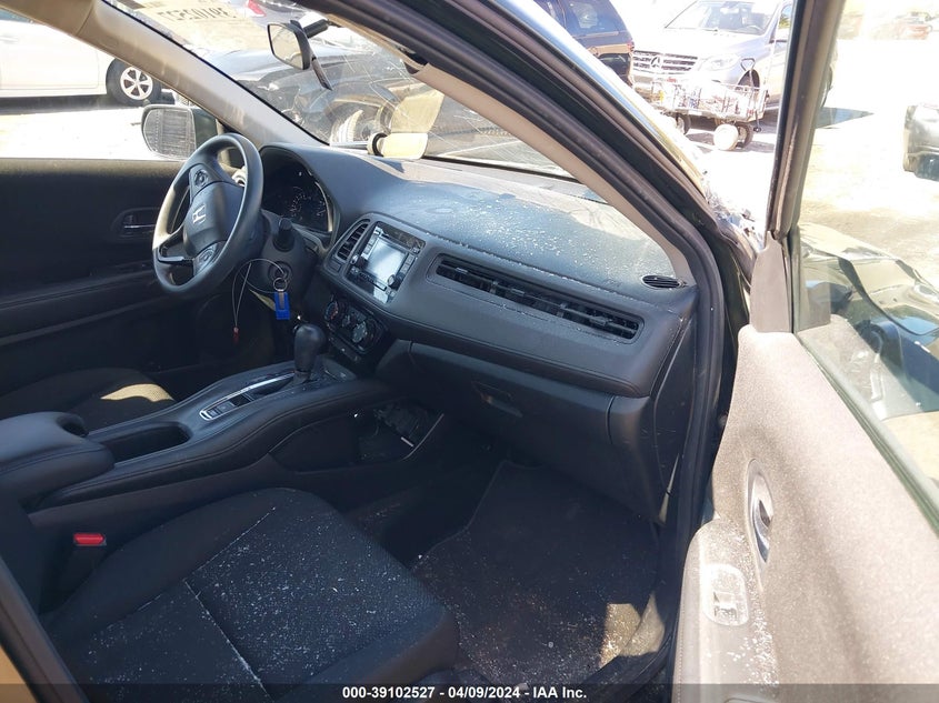 VIN 3CZRU6H3XJM720878 2018 HONDA HR-V LX