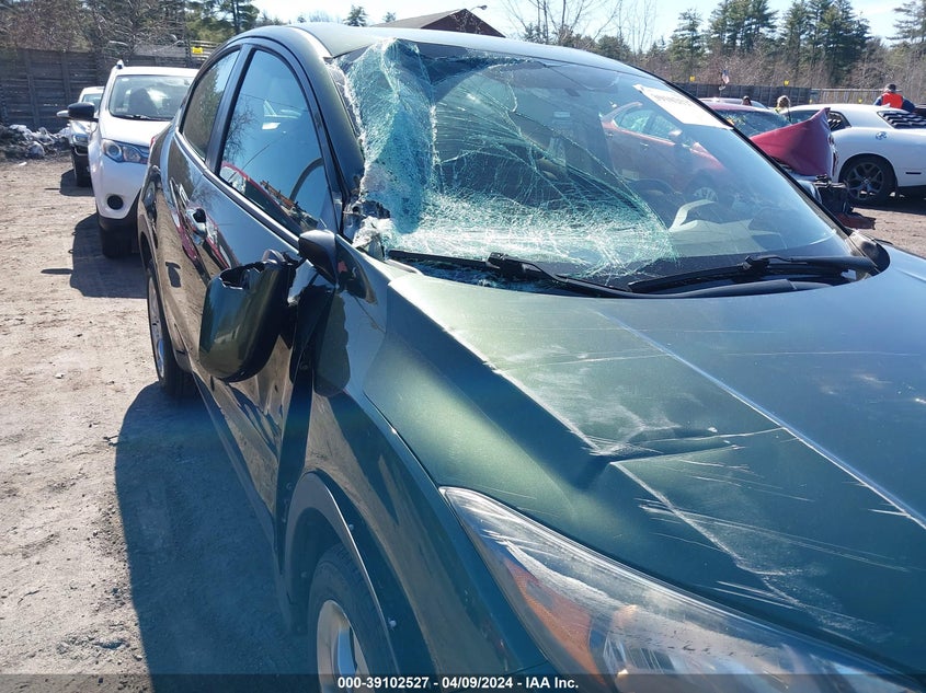 VIN 3CZRU6H3XJM720878 2018 HONDA HR-V LX