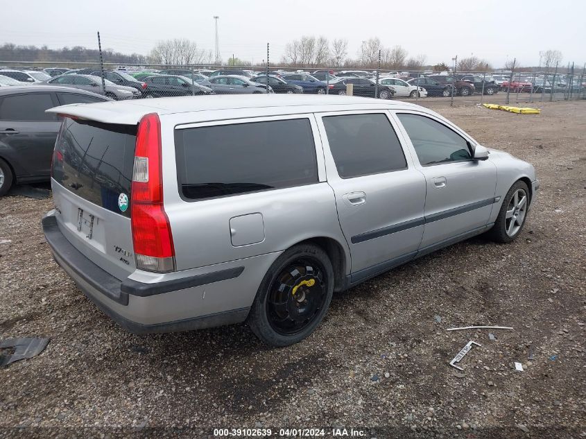 2004 Volvo V70 R VIN: YV1SJ52Y742418677 Lot: 39102639