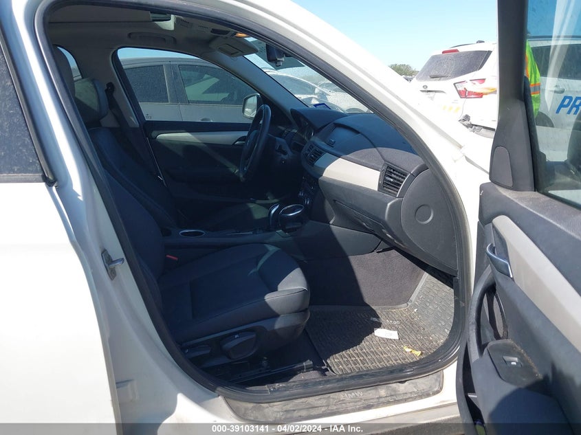 2013 BMW X1 xDrive28I VIN: WBAVL1C50DVR86288 Lot: 39103141