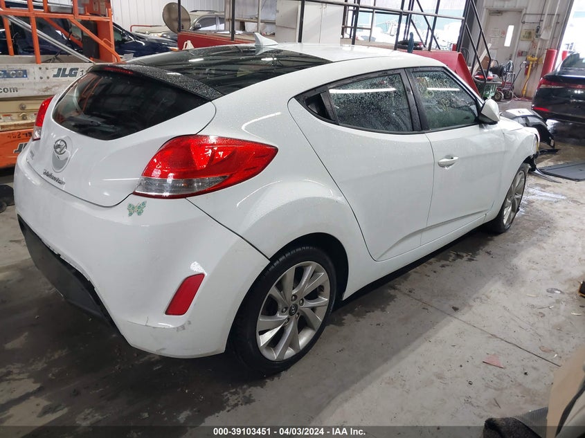 2017 Hyundai Veloster VIN: KMHTC6AD3HU306229 Lot: 39103451