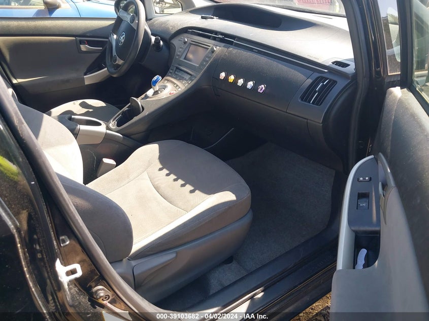 2015 TOYOTA PRIUS TWO - JTDKN3DU2F0441744