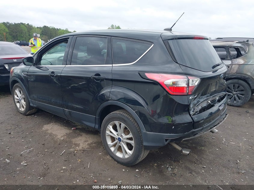 VIN 1FMCU0GD6HUE88400 2017 FORD ESCAPE SE