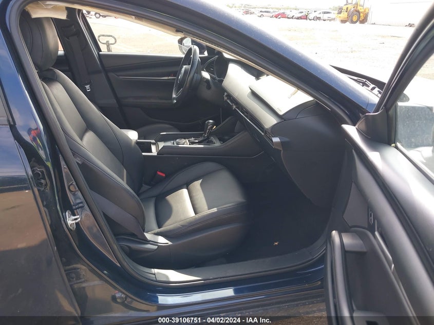 VIN JM1BPABL8M1315601 2021 MAZDA MAZDA3 SELECT