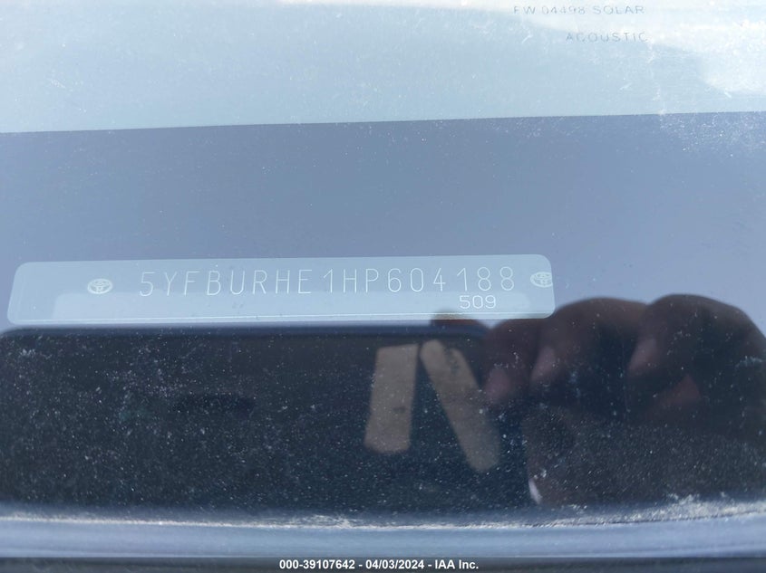 2017 TOYOTA COROLLA L/LE/XLE/SE/XSE - 5YFBURHE1HP604188