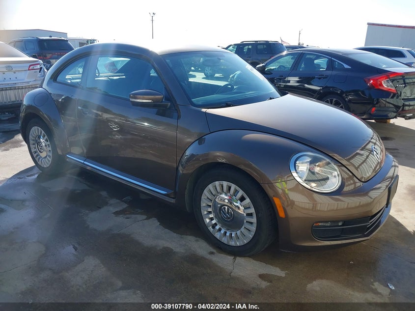 2013 VOLKSWAGEN BEETLE 2.5L - 3VWJX7AT0DM677356