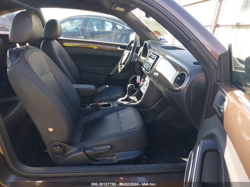 2013 VOLKSWAGEN BEETLE 2.5L - 3VWJX7AT0DM677356