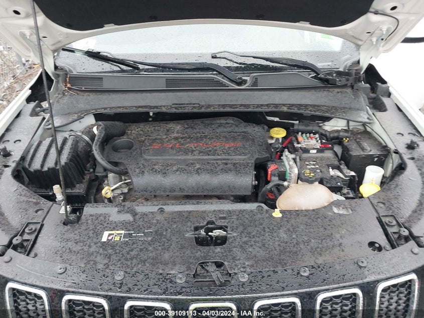 VIN 3C4NJDBB8HT646863 2017 JEEP NEW COMPASS LATITUDE 4X4